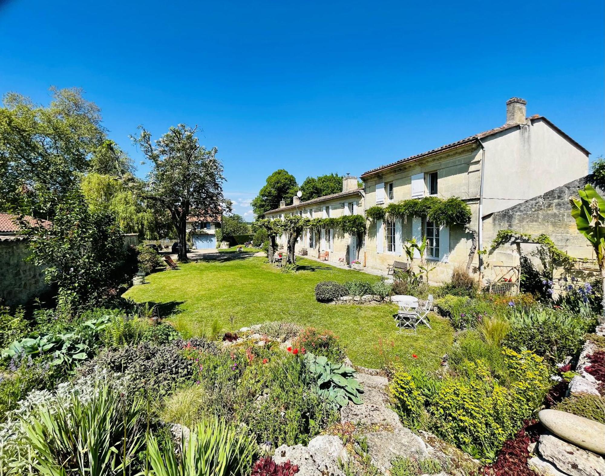 La Vigne D'Or Bed & Breakfast Teuillac Bagian luar foto